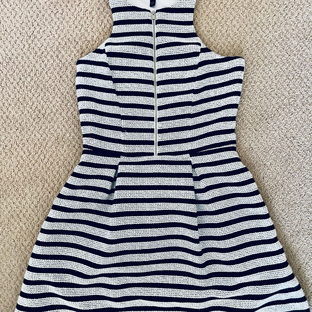 Express Black and White Tweed Pleated zipper front Dress with pockets!!! - Picture 8 of 17